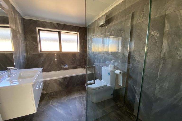 Photo of property in 9 Curtis Street, Woodend, 7610