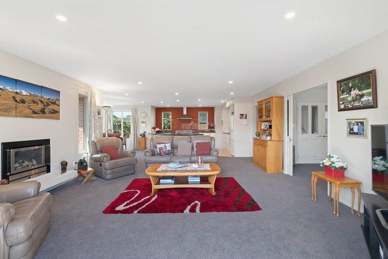 Photo of property in 26 Sovereign Gardens, Halswell, Christchurch, 8025