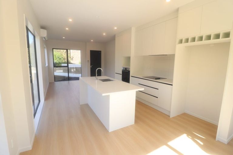 Photo of property in 1 Ngatoa Place, Glenfield, Auckland, 0629