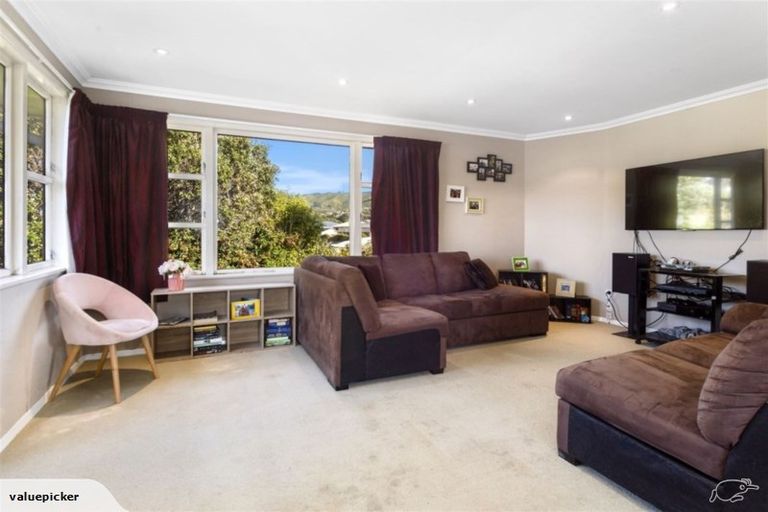 Photo of property in 1 Angell Street, Johnsonville, Wellington, 6037