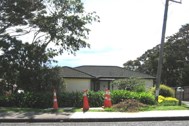 Photo of property in 95 Cliff View Drive, Green Bay, Auckland, 0604