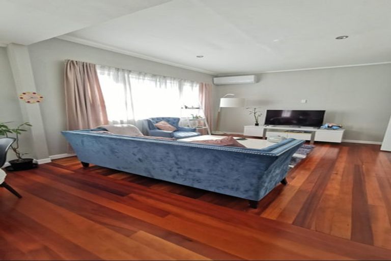 Photo of property in 13a Nandana Drive, Glen Eden, Auckland, 0602