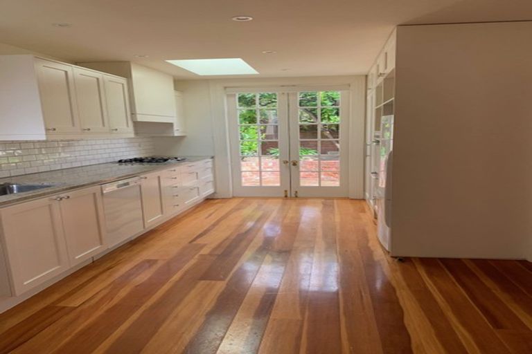 Photo of property in 21 Salamanca Road, Kelburn, Wellington, 6012