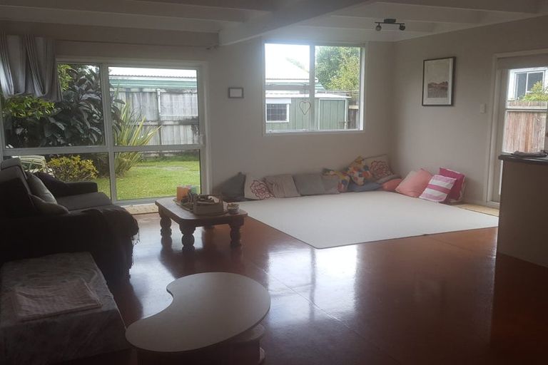Photo of property in 821a Te Atatu Road, Te Atatu Peninsula, Auckland, 0610