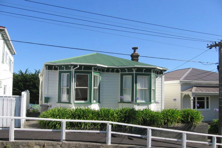 Photo of property in 4 Shannon Street, Mount Victoria, Wellington, 6011