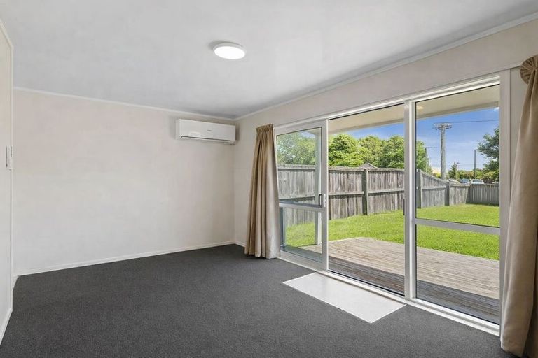 Photo of property in 55 Momorangi Crescent, Redwood, Christchurch, 8051