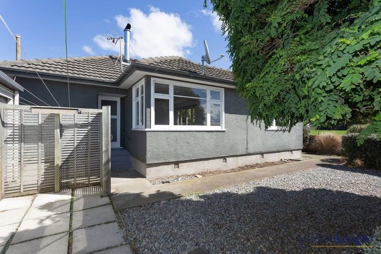 Photo of property in 32 Vagues Road, Northcote, Christchurch, 8052