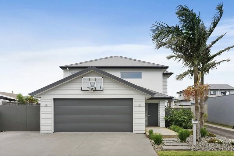 Photo of property in 101d Charleston Avenue, Whangamata, 3620