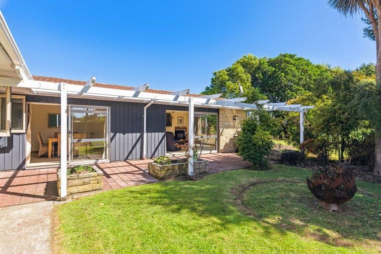 Photo of property in 309 Te Moana Road, Waikanae, 5036