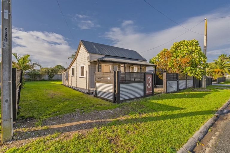 Photo of property in 3 Hannan Road, Whitianga, 3510