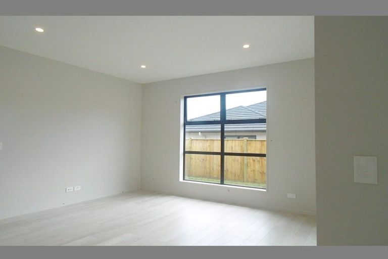Photo of property in 12 Kaiawa Street, Beachlands, Auckland, 2018