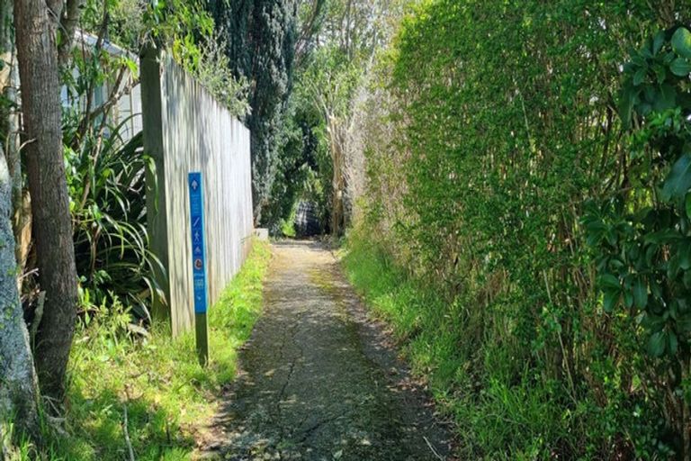 Photo of property in 5 Wheeler Place, Upper Vogeltown, New Plymouth, 4310