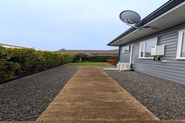 Photo of property in 12 Aro Mato Place, Huapai, Kumeu, 0810