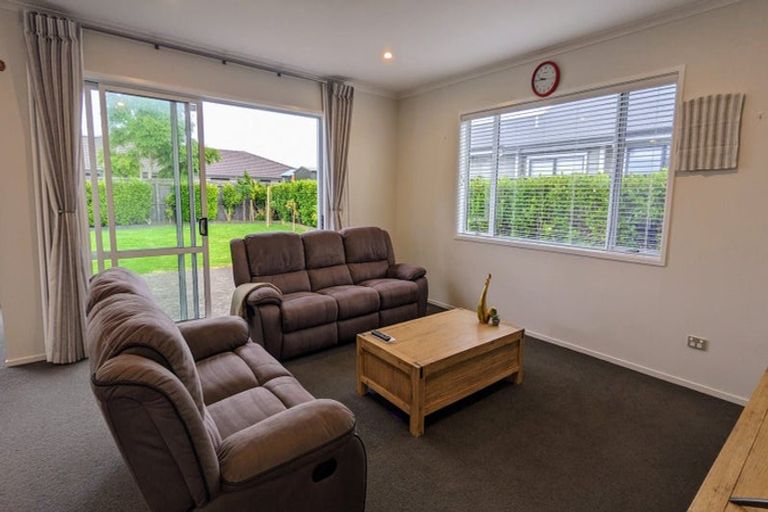 Photo of property in 12 Aro Mato Place, Huapai, Kumeu, 0810