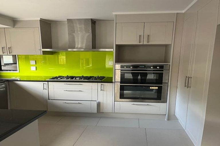 Photo of property in 1/179 Wiseley Road, West Harbour, Auckland, 0618