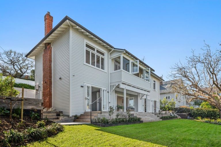 Photo of property in 19 Kerr Street, Devonport, Auckland, 0624