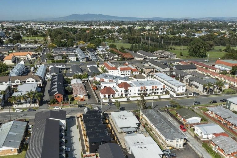 Photo of property in 7/12 Charlemont Street, Whitiora, Hamilton, 3200