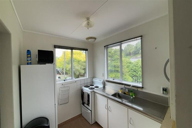 Photo of property in 31 Cumberland Street, Merrilands, New Plymouth, 4312