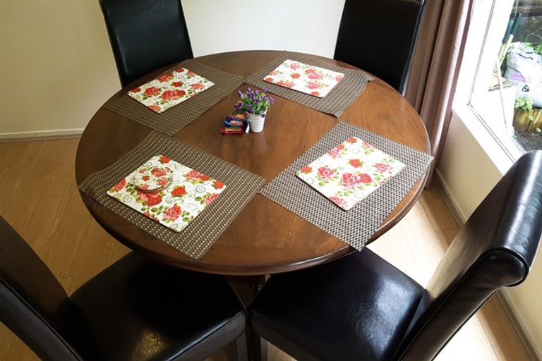 Photo of property in 9/18 Parr Terrace, Castor Bay, Auckland, 0620