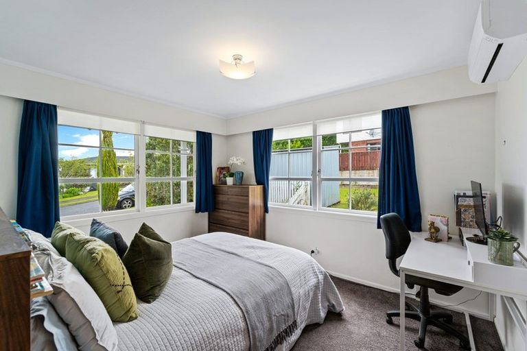 Photo of property in 6 Nuffield Street, Tawa, Wellington, 5028