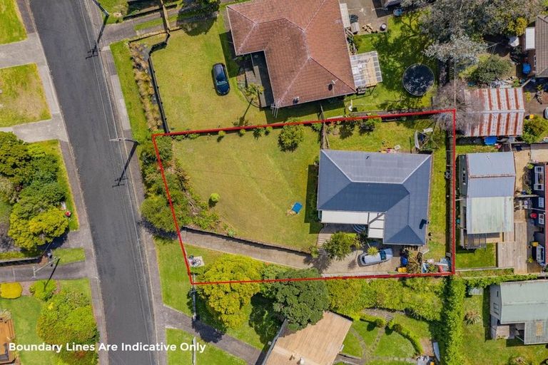 Photo of property in 12 Donovan Avenue, Massey, Auckland, 0614