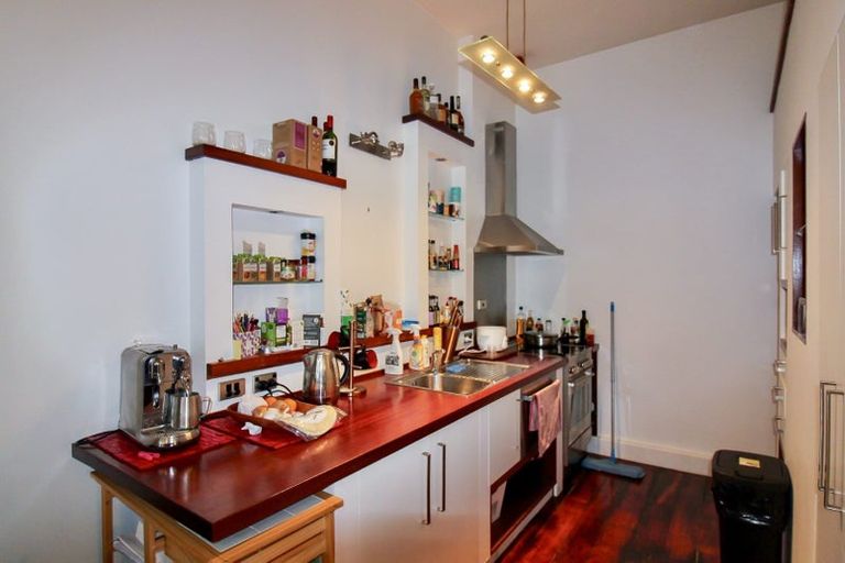 Photo of property in Hannahs Warehouse Apartments, 21/13 Leeds Street, Te Aro, Wellington, 6011
