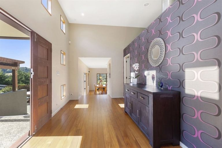 Photo of property in 407 Grays Road, Pauatahanui, Porirua, 5381