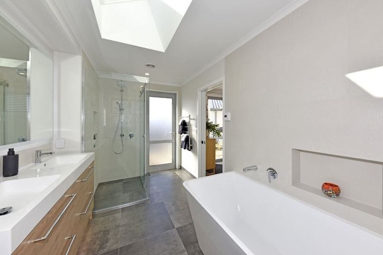 Photo of property in 8 Manarola Road, Halswell, Christchurch, 8025