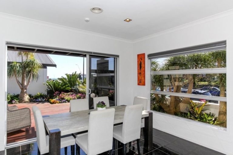 Photo of property in 20 Mangorei Road, Strandon, New Plymouth, 4312