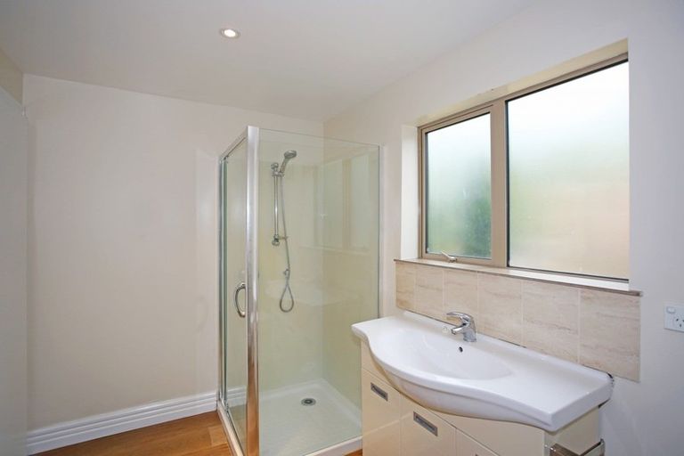 Photo of property in 10 Coulthard Terrace, Opaheke, Papakura, 2113