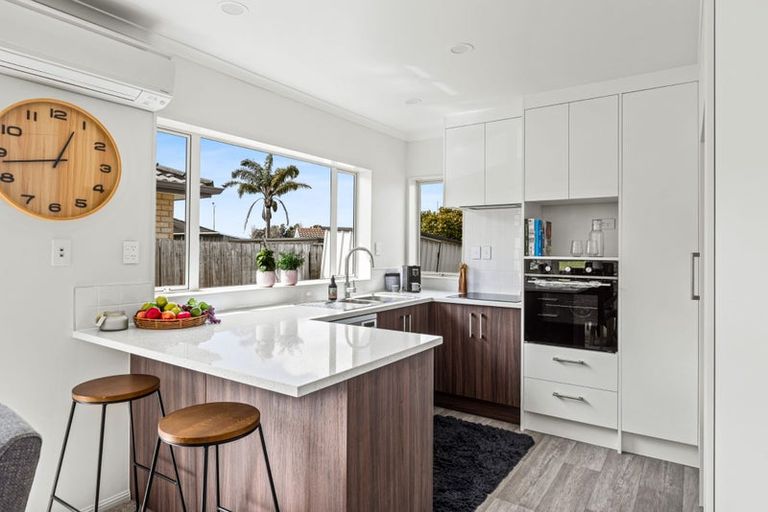 Photo of property in 3 Chesterfield Way, Orewa, 0931