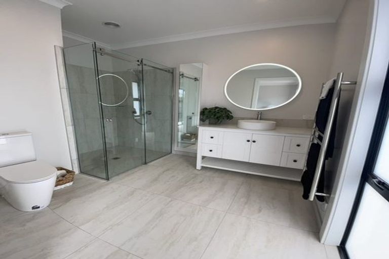 Photo of property in 16 Awatea Drive, Whitianga, 3510