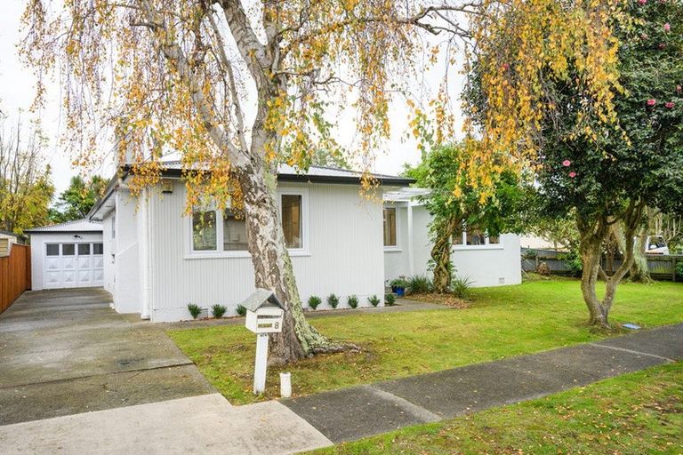 Photo of property in 8 Waterloo Crescent, Hokowhitu, Palmerston North, 4410