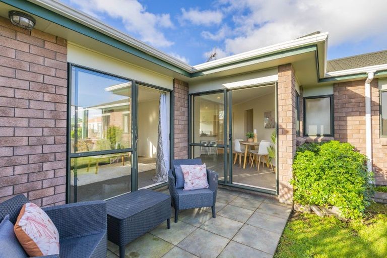Photo of property in 16 Beachwater Grove, Paraparaumu Beach, Paraparaumu, 5032