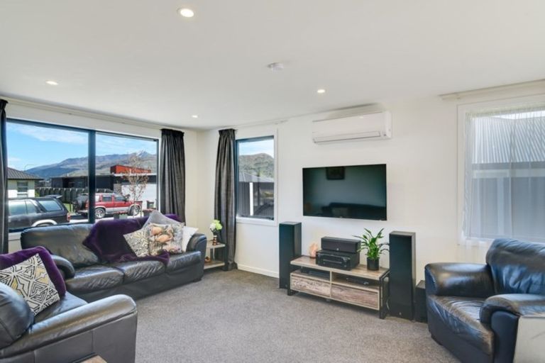 Photo of property in 92 Risinghurst Terrace, Lower Shotover, Queenstown, 9304