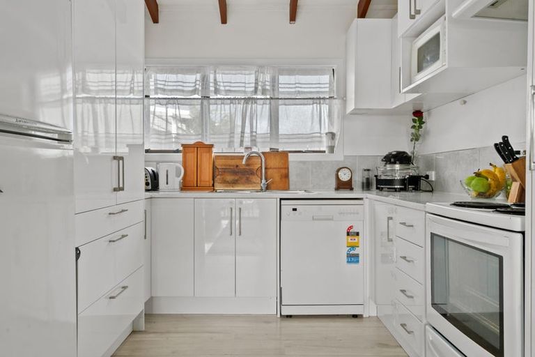 Photo of property in 36a Rollerson Street, Papakura, 2110