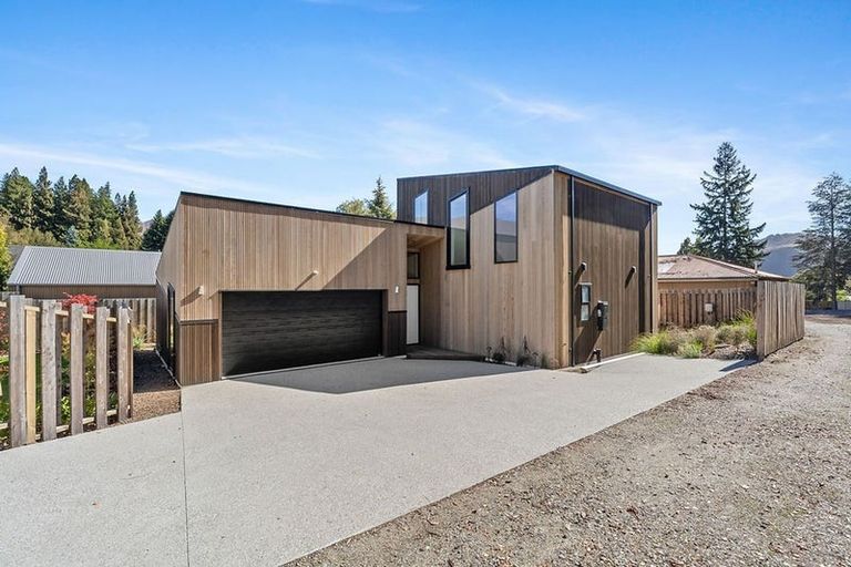 Photo of property in 1/61 Eely Point Road, Wanaka, 9305