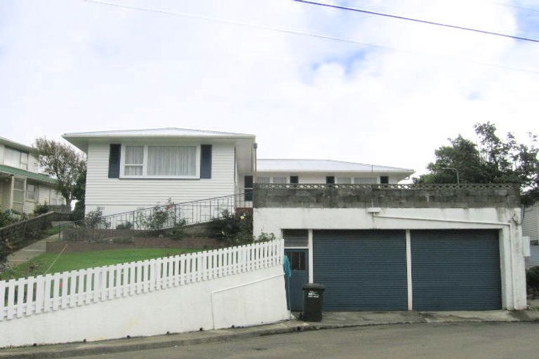 Photo of property in 41 Lynda Avenue, Paparangi, Wellington, 6037