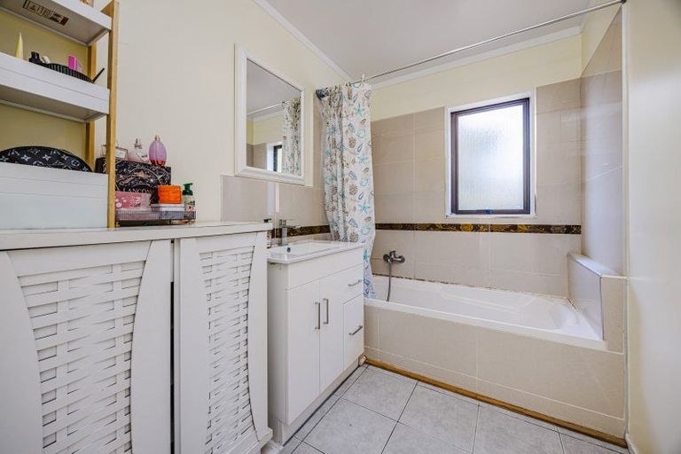 Photo of property in 1/5 Beihlers Road, Weymouth, Auckland, 2103