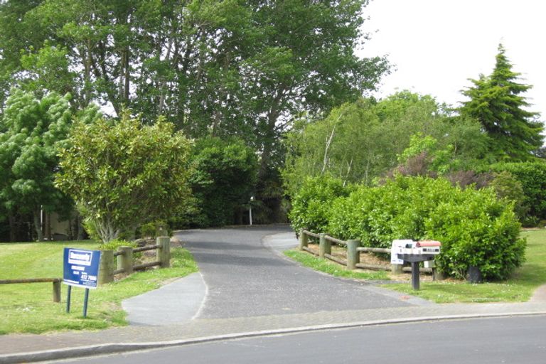 Photo of property in 31 Rosella Grove, Waimauku, 0812