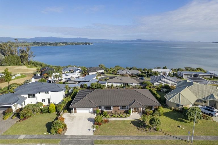 Photo of property in 106 Hamurana Road, Omokoroa, 3114