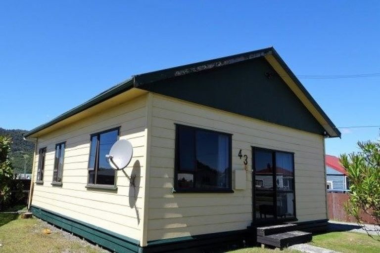 Photo of property in 43 Blake Street, Blaketown, Greymouth, 7805