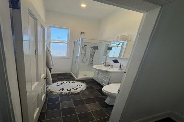 Photo of property in 166 Daniell Street, Newtown, Wellington, 6021