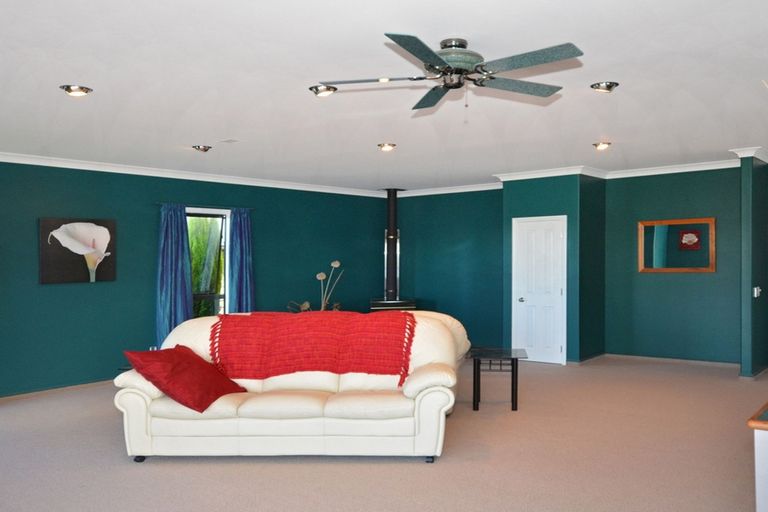 Photo of property in 82 Wakeman Road, Acacia Bay, Taupo, 3330