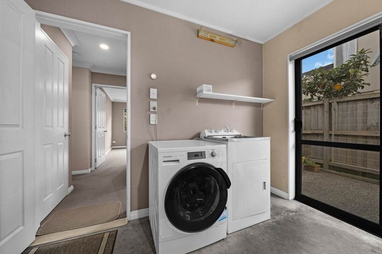 Photo of property in 11 Gordal Place, Flat Bush, Auckland, 2016