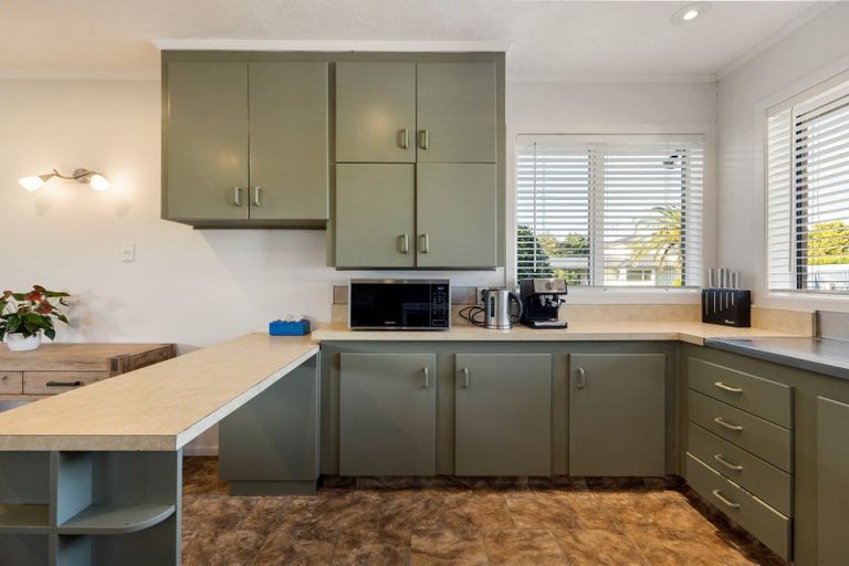 Photo of property in 32 Sandwich Road, St Andrews, Hamilton, 3200