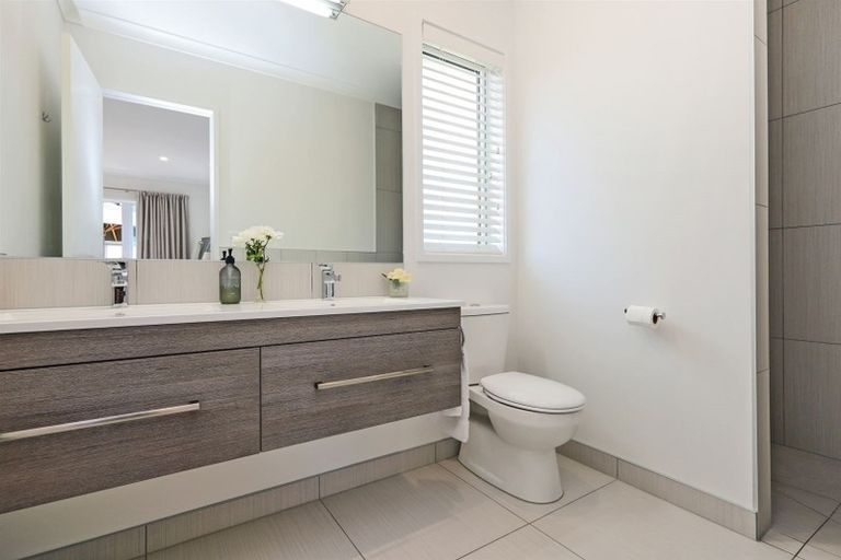 Photo of property in 49 Arataki Road, Havelock North, 4130