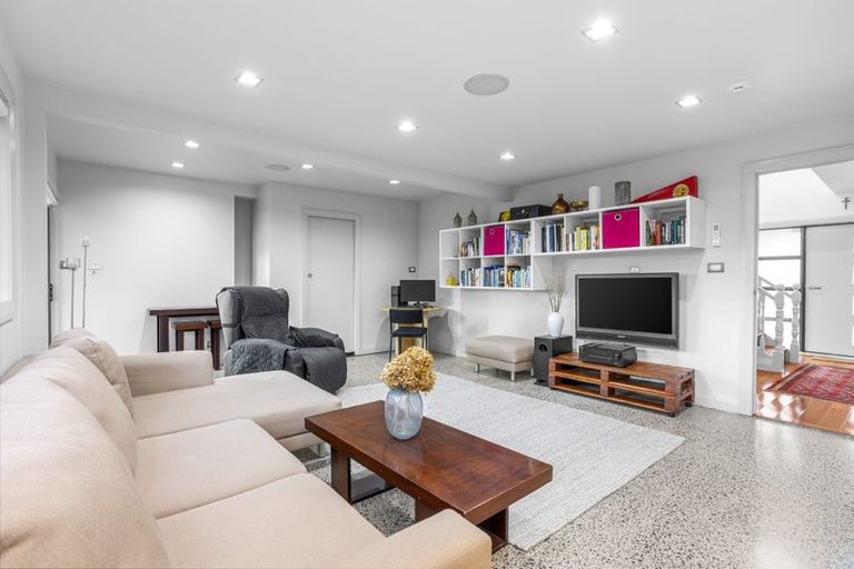 Photo of property in 14 Portsea Place, Chatswood, Auckland, 0626