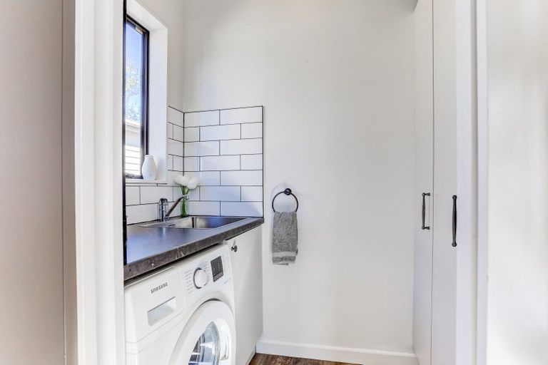 Photo of property in 6 Parkes Avenue, Saint Johns Hill, Whanganui, 4501