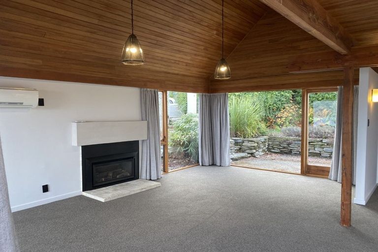 Photo of property in 11 Wakatipu Heights, Queenstown, 9300